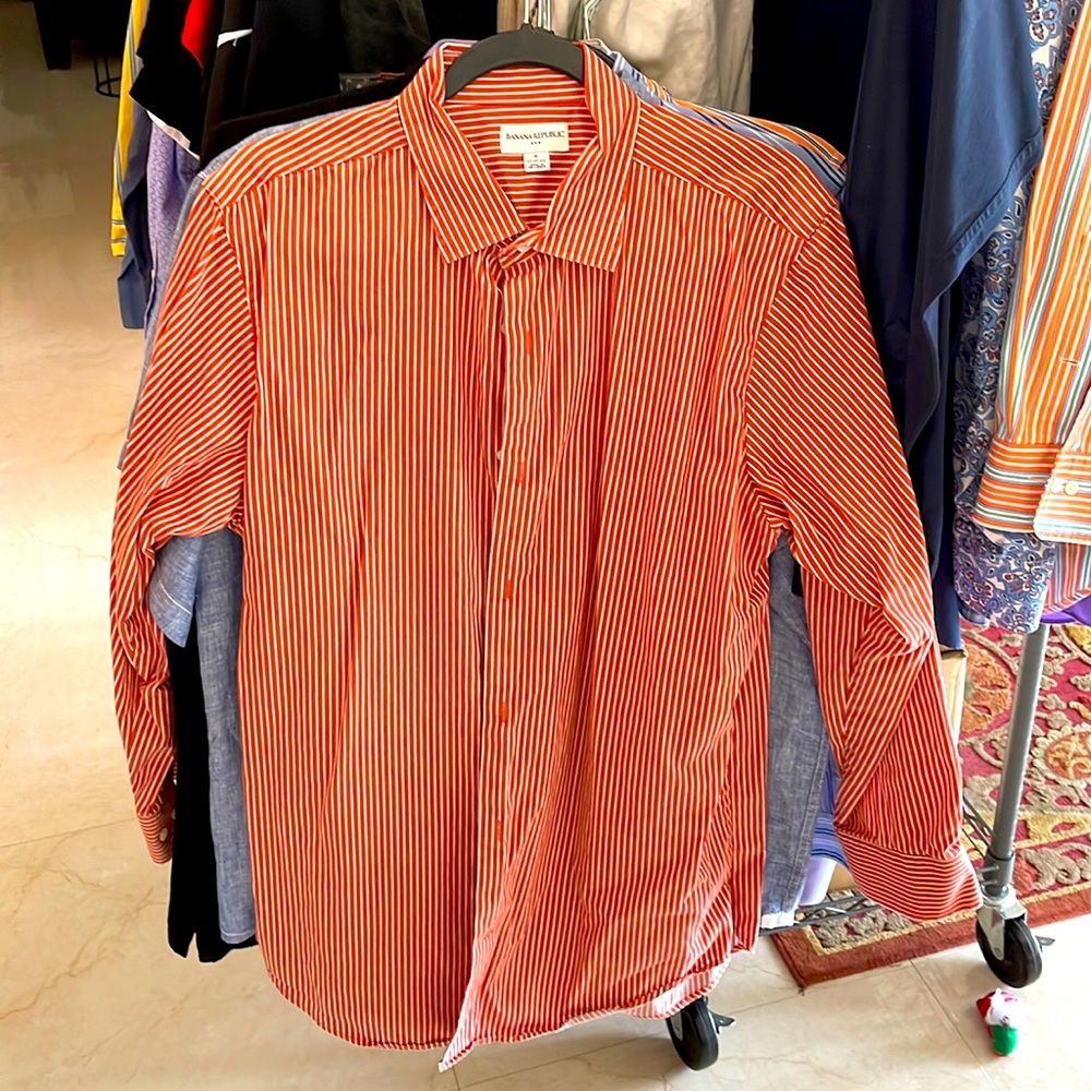 Good used condition Banana Republic dress shirt size xlarge 17/17.5